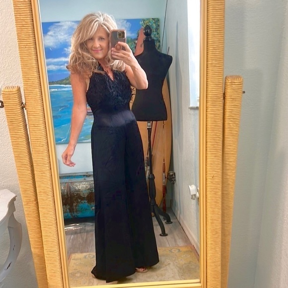 🔥VTG Florence White,Black-Satin,Halter-Neck,Jumpsuit,Compare On-Line, EUC, 4 - Picture 1 of 17